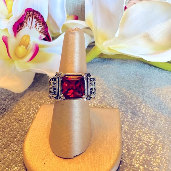 Sterling silver ring with simulated ruby. - Picture 1 of 4